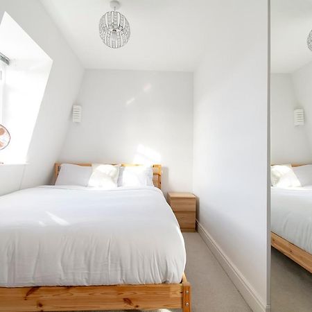Апартаменты Modern 1 Bed Flat 2 Mins Walk From Restaurants Bars Clubs & Beach! Wow! Борнмут Экстерьер фото