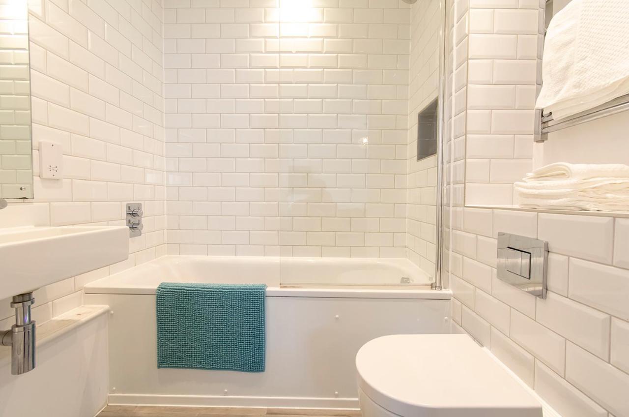 Апартаменты Modern 1 Bed Flat 2 Mins Walk From Restaurants Bars Clubs & Beach! Wow! Борнмут Экстерьер фото