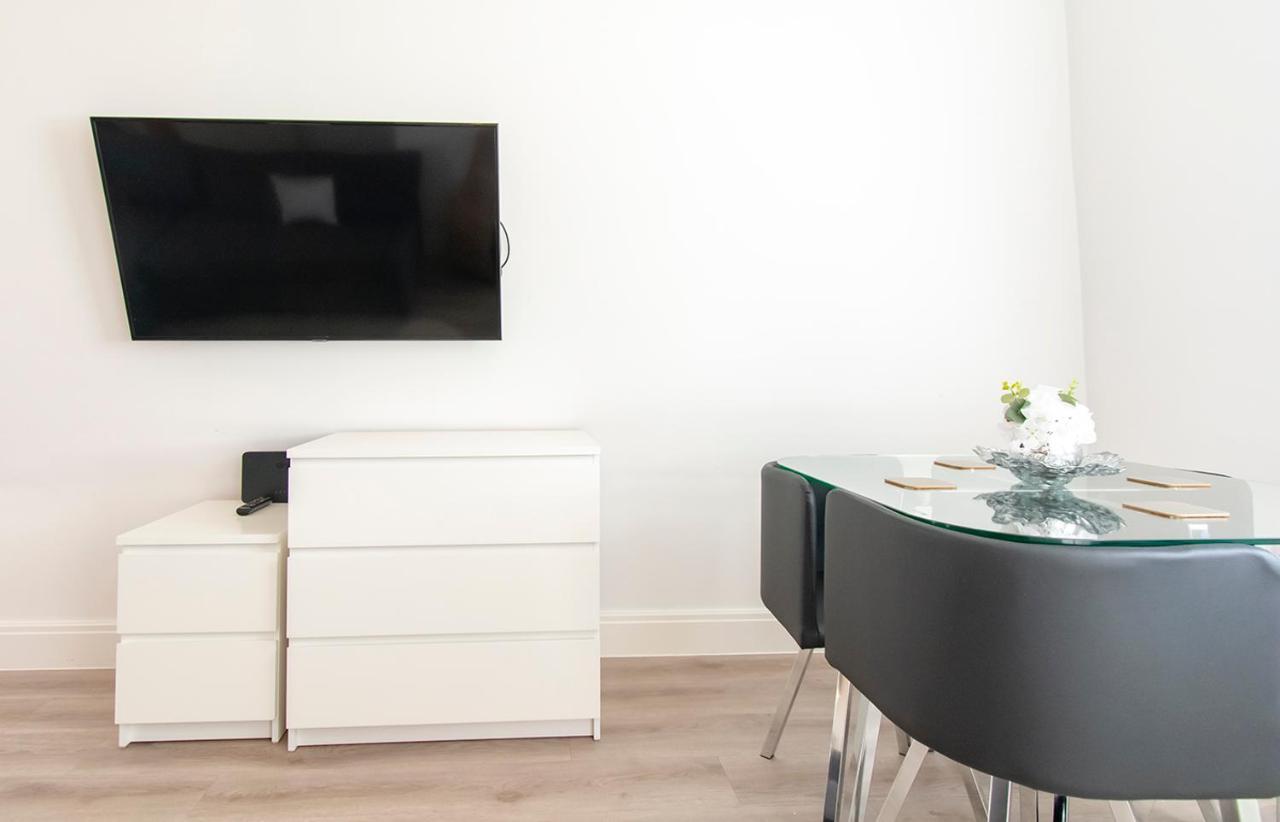 Апартаменты Modern 1 Bed Flat 2 Mins Walk From Restaurants Bars Clubs & Beach! Wow! Борнмут Экстерьер фото