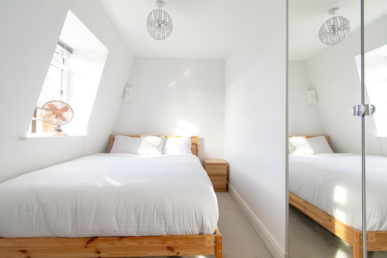 Апартаменты Modern 1 Bed Flat 2 Mins Walk From Restaurants Bars Clubs & Beach! Wow! Борнмут Экстерьер фото
